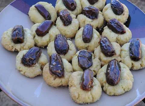 کلوچه خرمایی گرگان؛ گردو هل بدون مواد نگهدارنده کارتن 50 عددی