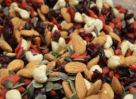 خشکبار امروز ؛ 6 نوع قیسی زردآلو بادام زمینی هندی درختی پسته فندق