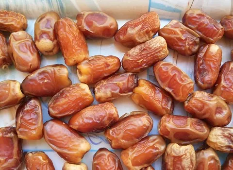 خرما خرمشهر؛ قهوه ای روشن تیره نرم لطیف برحی بریم خاصیت Antioxidants