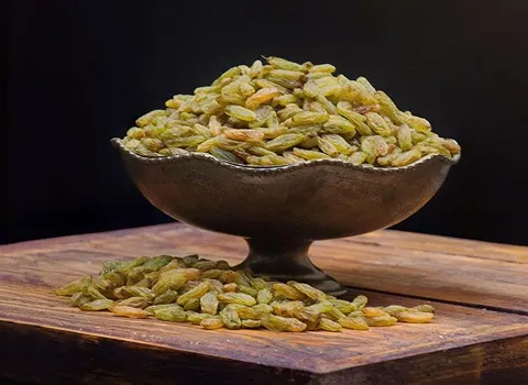 کشمش سبز بدون تیزاب؛ بدون هسته تقویت بینایی صد گرم 325 کالری