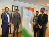 La présence de l'attaché commercial de l'ambassadeur indien à Arad + L'achat de concentrés de pommes, kiwis et mangues
