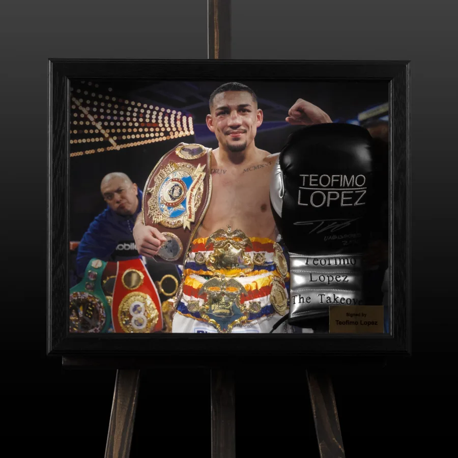 Боксерська рукавчика з автографом абсолютного чемпіона світу Теофімо Лопеса (Teofimo Lopez)