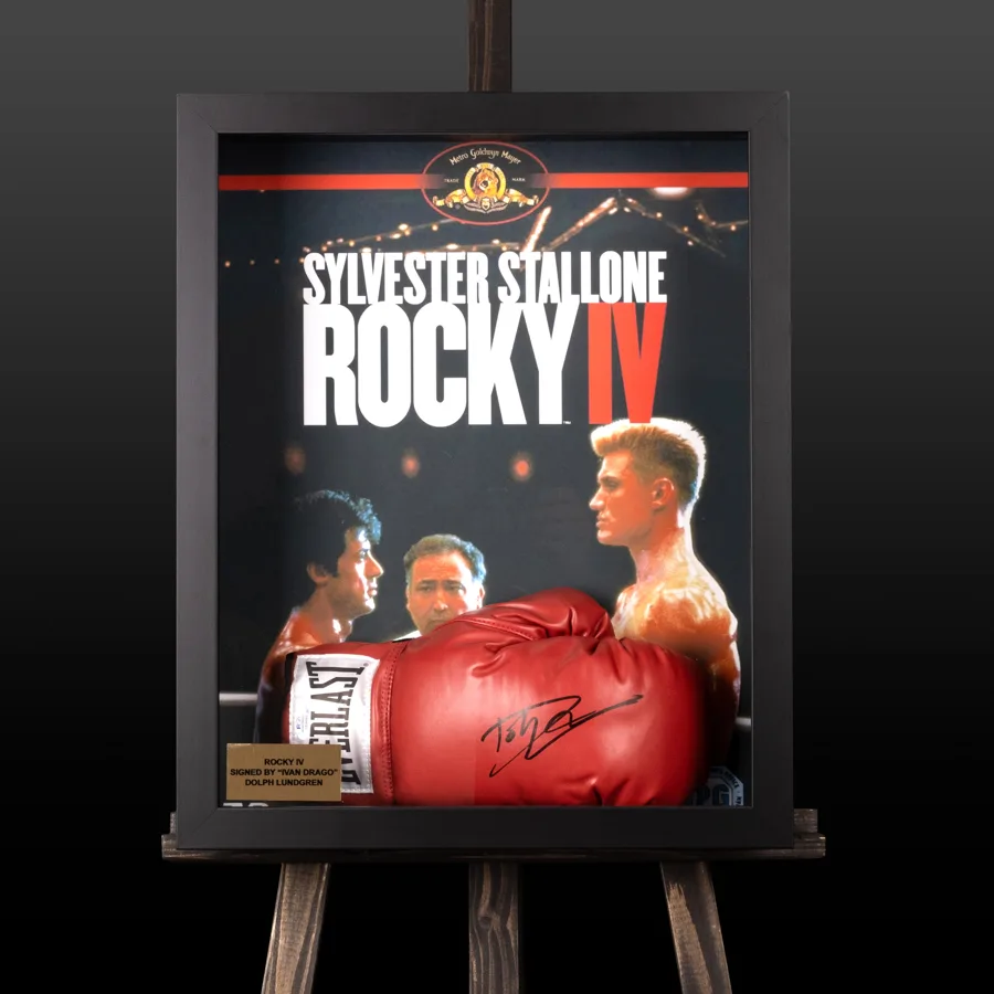 Боксерська рукавичка з автографом Дольфа Лундгрена Івана Драго Роккі (Rocky Balboa, Ivan Drago)