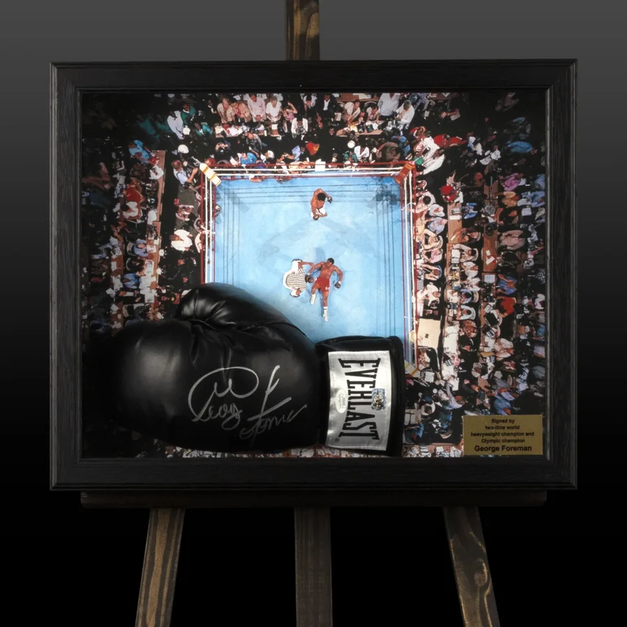 Боксерська рукавичка з автографом легендарного Джорджа Формана (George Foreman)