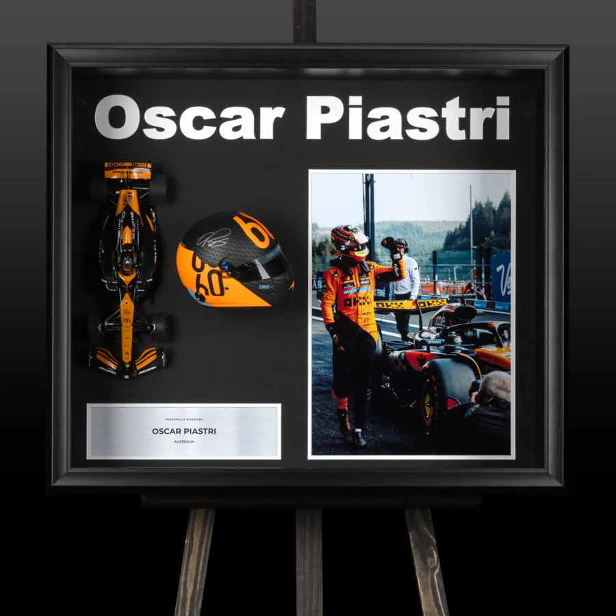 Мінішолом McLaren з автографом Оскара Піастрі Формула 1 (F1, Formula 1, Oscar Piastri)
