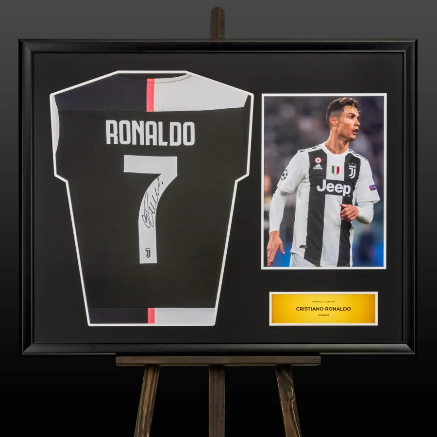 Футболка Ювентуса з автографом Кріштіану Роналду (Juventus, Cristiano Ronaldo)