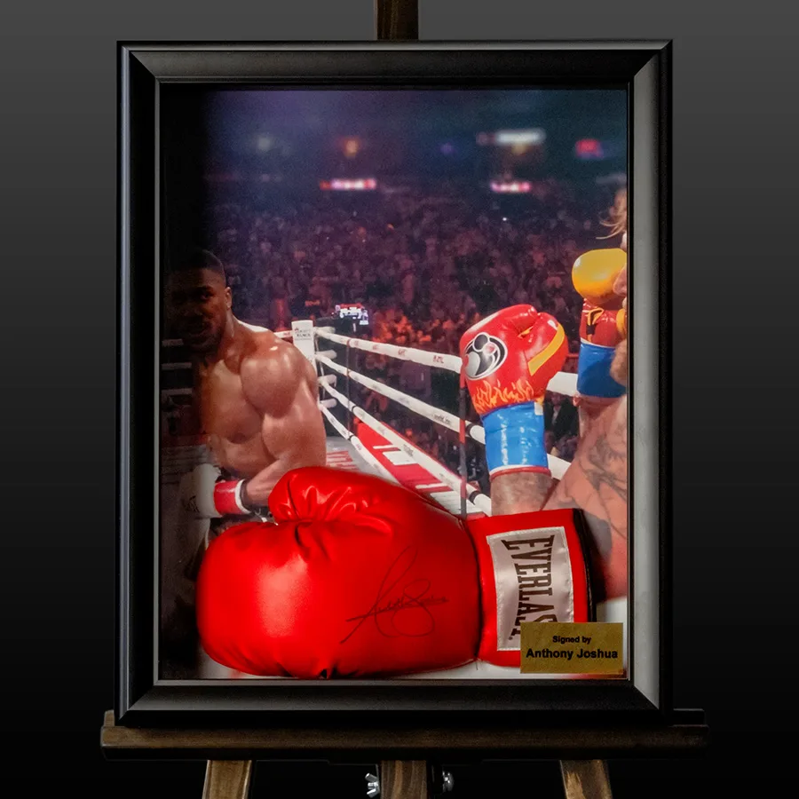 Боксерська рукавичка з автографом чемпіона світу Ентоні Джошуа (Anthony Joshua)