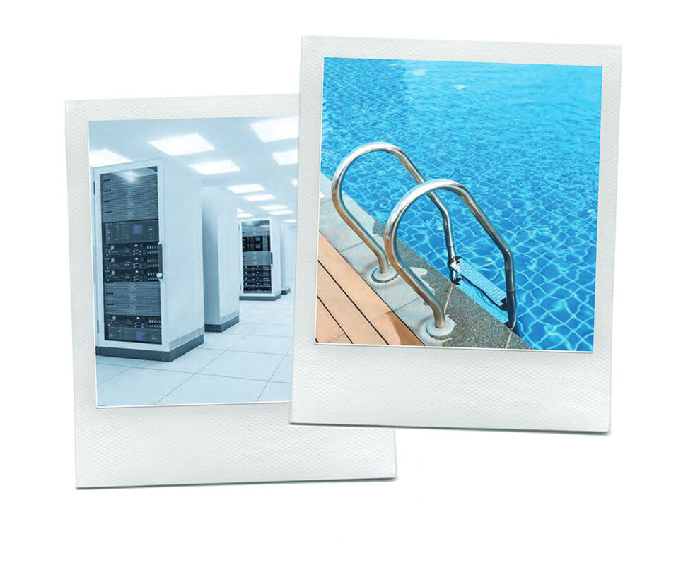 Zwei Fotos im Polaroid-Stil. Links ein Serverraum mit vielen grauen Schränken und blinkenden Lichtern. Rechts ein Pool mit klarem, blauem Wasser und einer Metalltreppe.