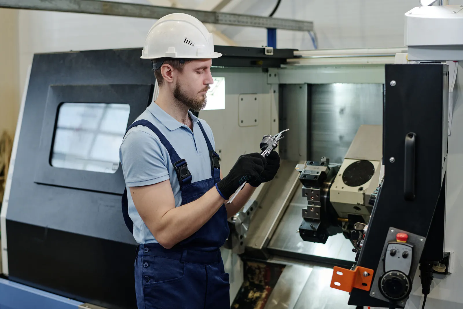 Acquisto PMI Lavorazioni CNC Materiali Tecnici – Italia