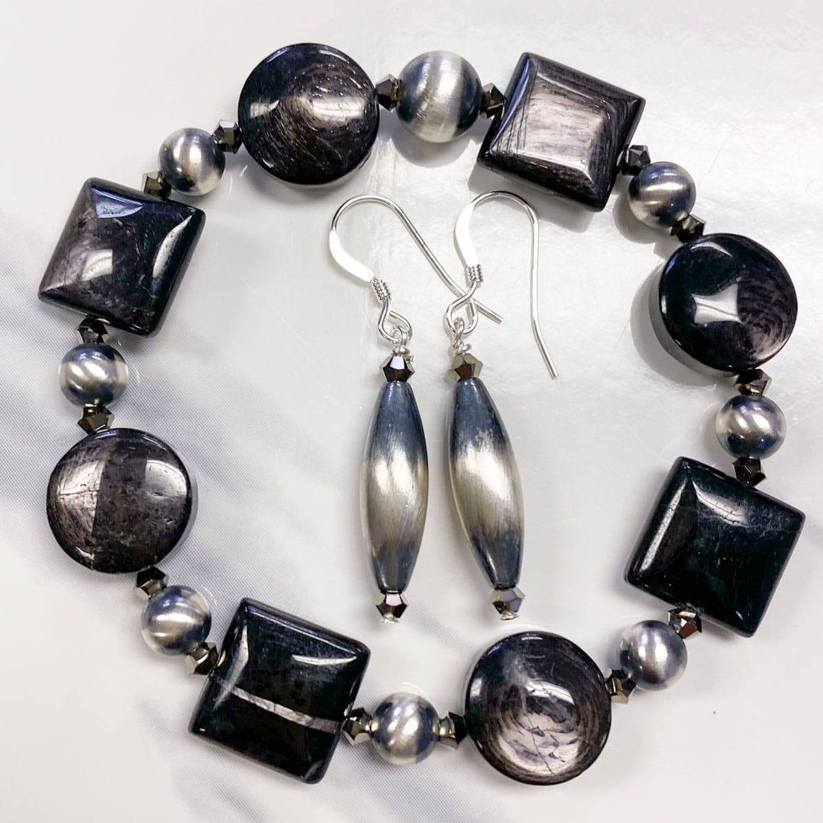 Hypersthene and Navajo Pearl Jewelry Kit