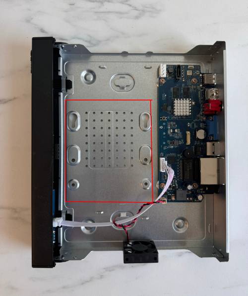 Plek voor hdd in Dahua recorder