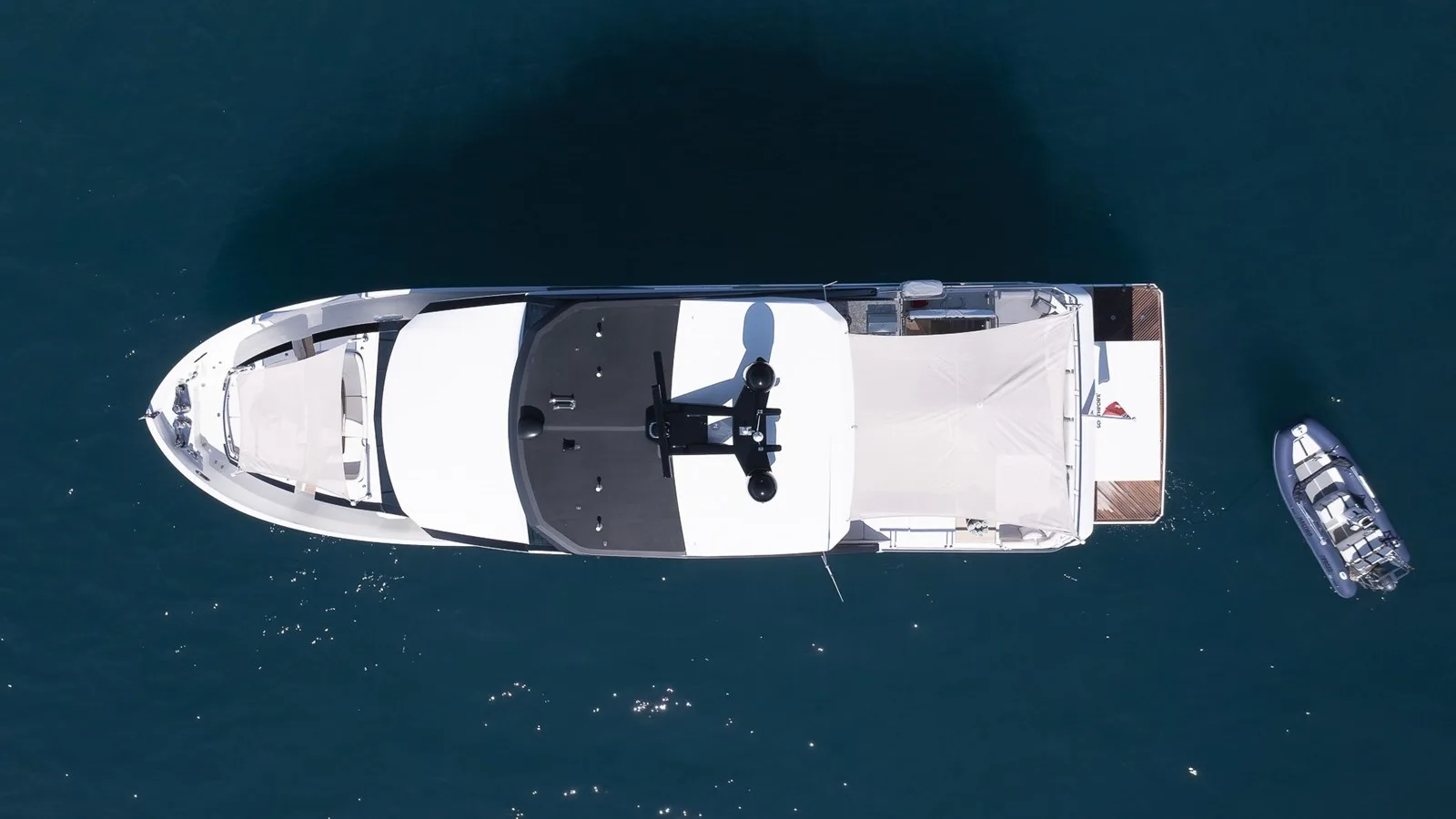 Ocean Alexander 26r Enclosed
