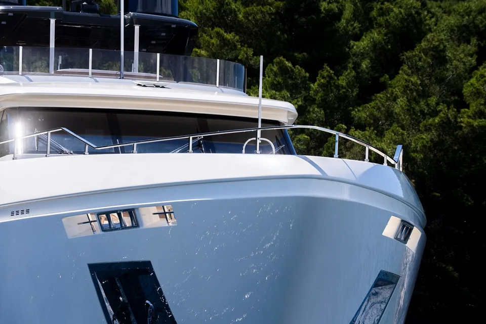 Custom Line Navetta 33