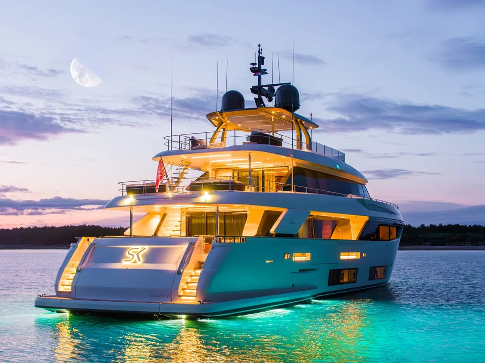 Custom Line Navetta 33