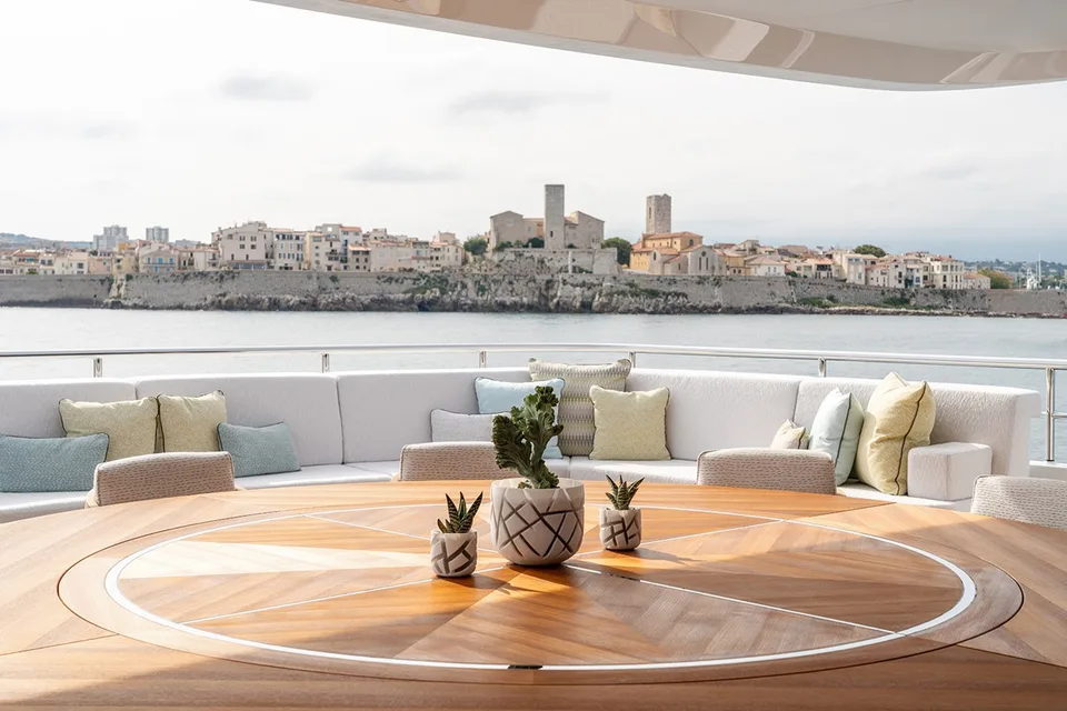 Heesen 55m