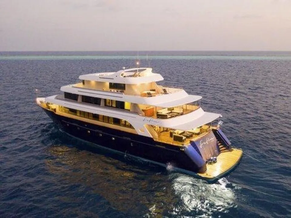 Custom 142  LUXURY SAFARI YACHT