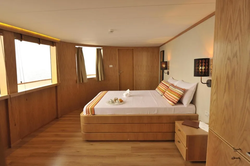Custom 142  LUXURY SAFARI YACHT