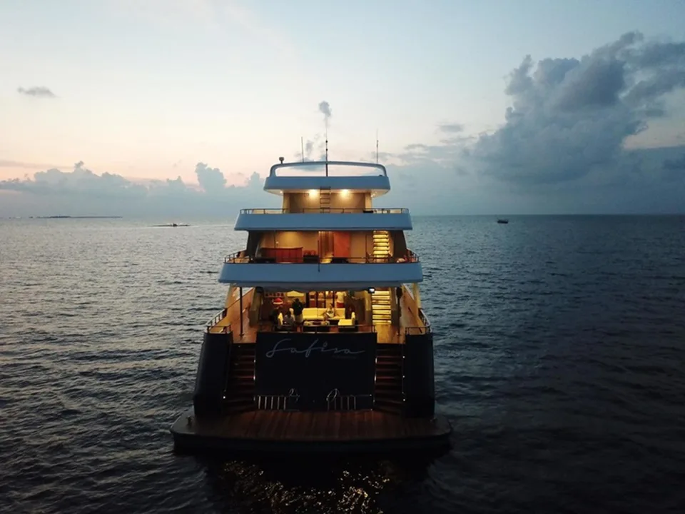 Custom 142  LUXURY SAFARI YACHT