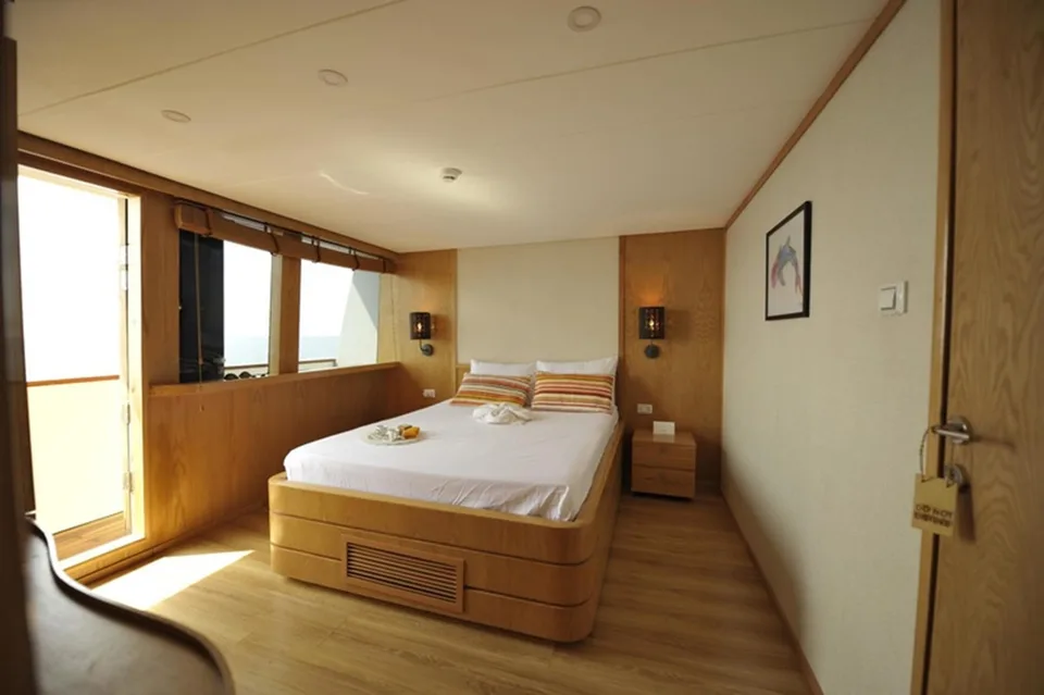 Custom 142  LUXURY SAFARI YACHT