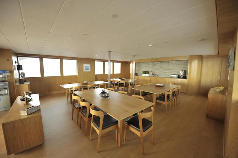 Custom 142  LUXURY SAFARI YACHT