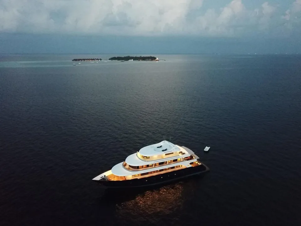 Custom 142  LUXURY SAFARI YACHT