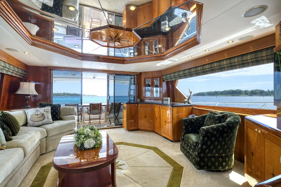 Hatteras 86 Convertible