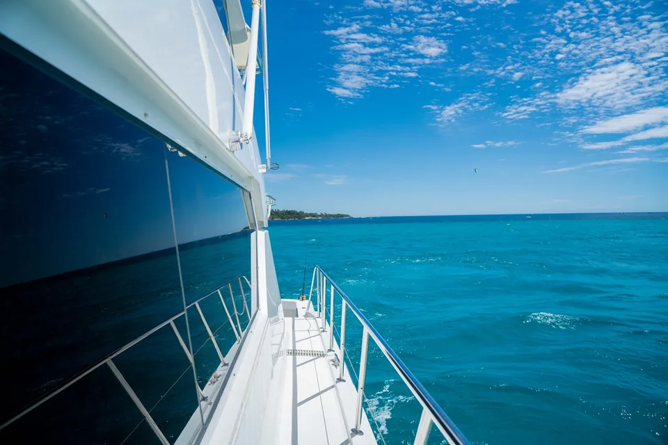 Hatteras 86 Convertible