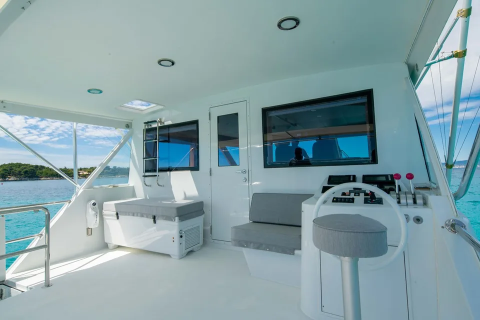 Hatteras 86 Convertible