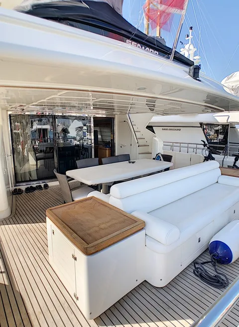Ferretti Custom Line CL 97