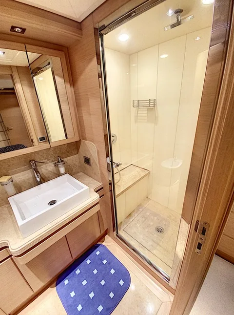 Ferretti Custom Line CL 97