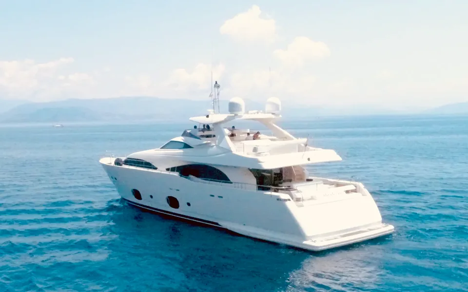 Ferretti Custom Line CL 97