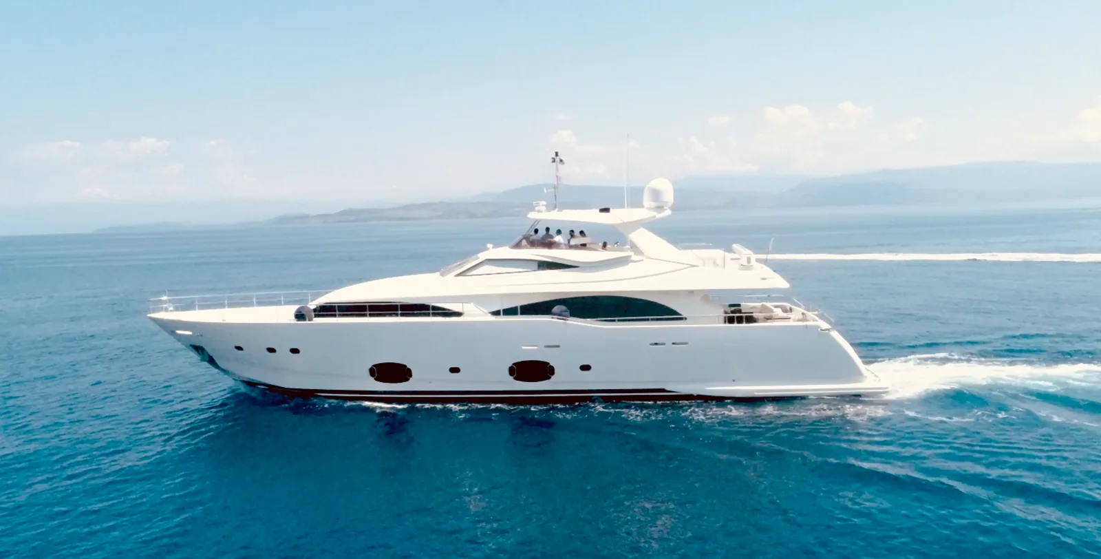 Ferretti Custom Line CL 97