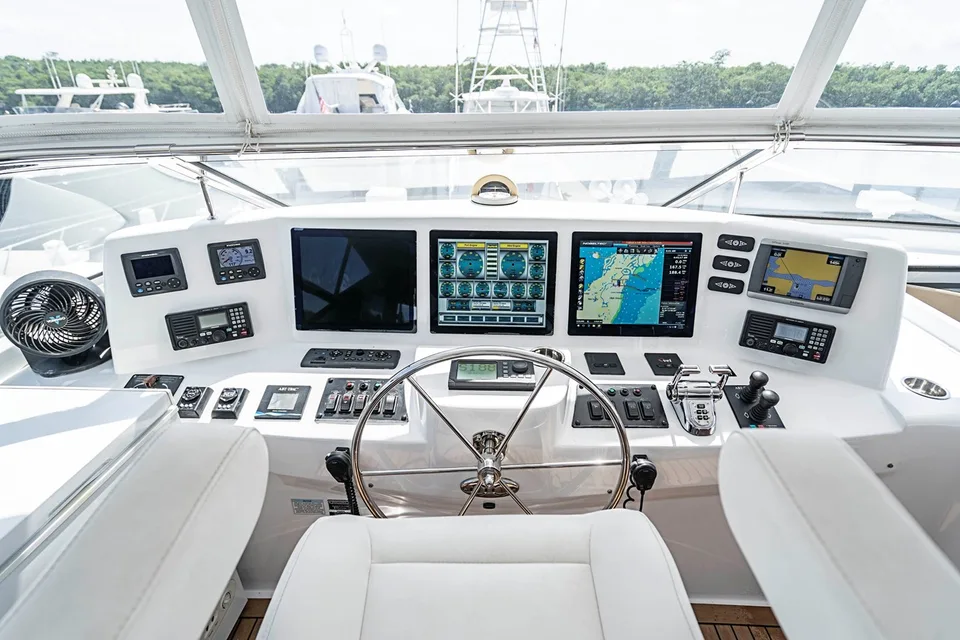 Hatteras Open Bridge MY