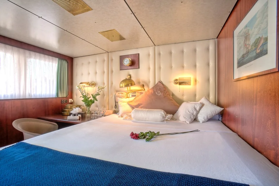 Husumer Schiffswerft Displacement Twin Screw Motor Yacht