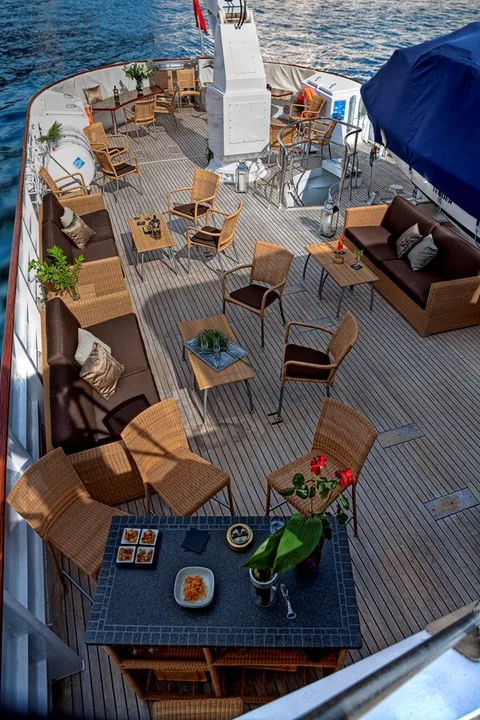 Husumer Schiffswerft Displacement Twin Screw Motor Yacht