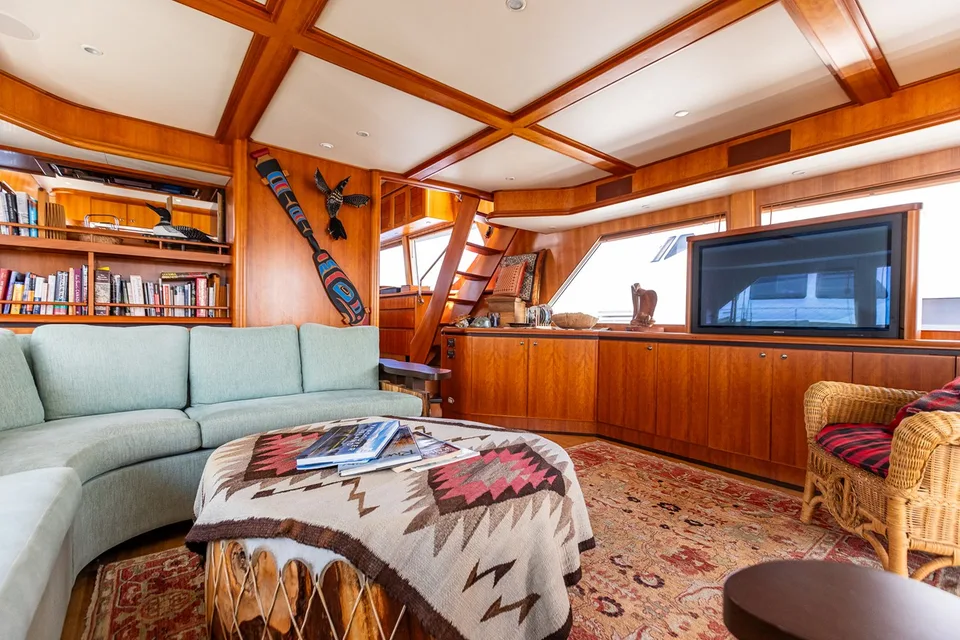 West Bay 86 Raised Pilothouse