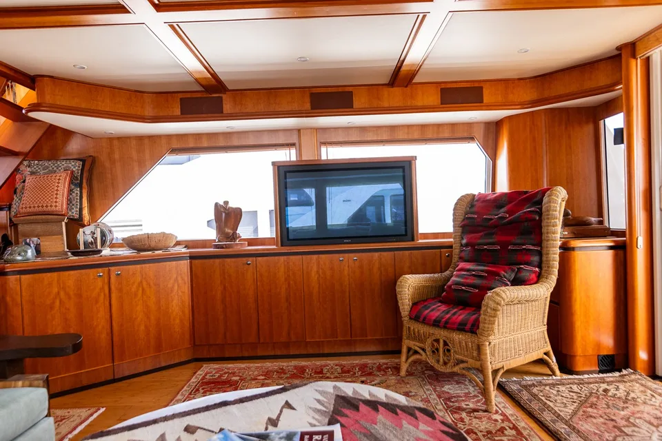 West Bay 86 Raised Pilothouse
