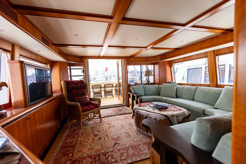 West Bay 86 Raised Pilothouse
