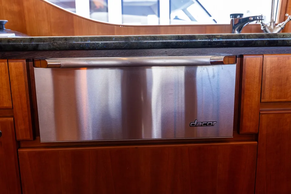 West Bay 86 Raised Pilothouse