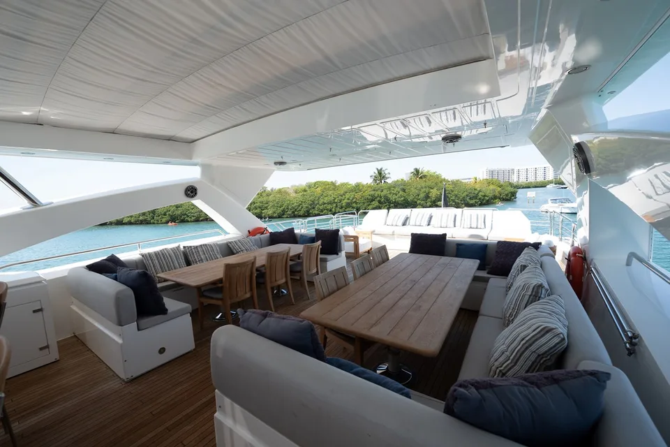 Sunseeker 34 Meter Yacht