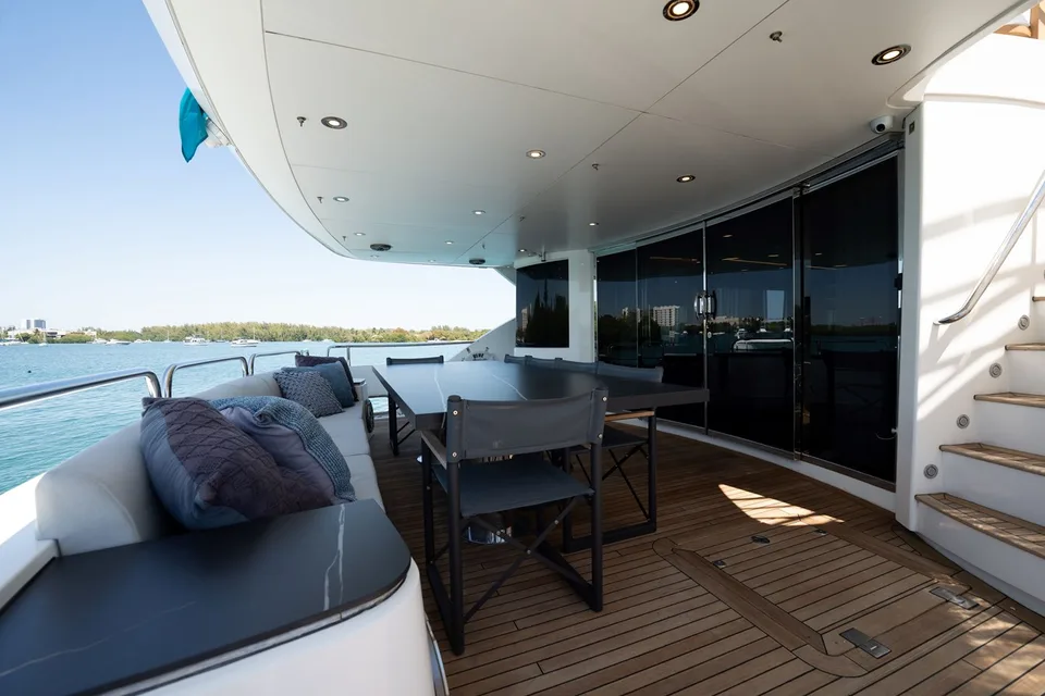 Sunseeker 34 Meter Yacht