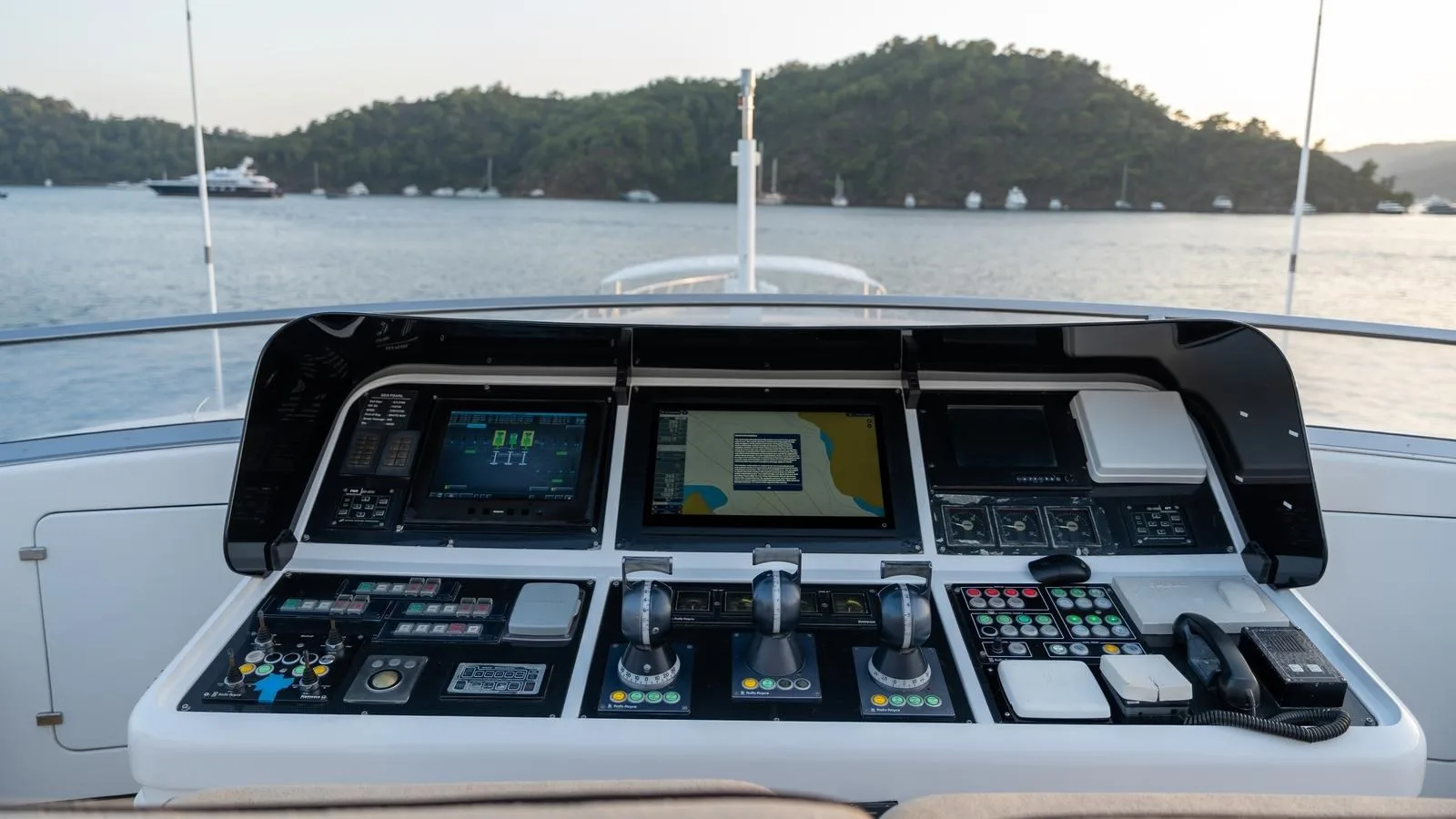 Mangusta Mangusta 165