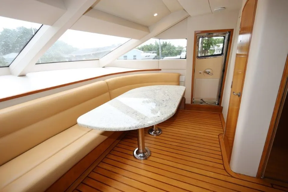 Hatteras 80