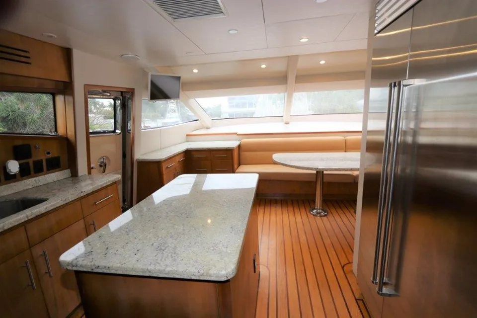 Hatteras 80