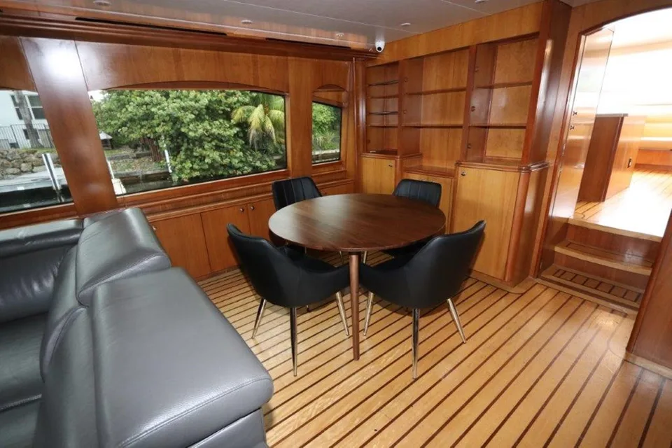 Hatteras 80