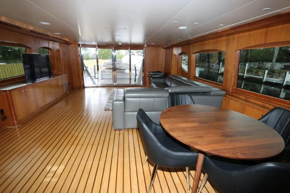 Hatteras 80