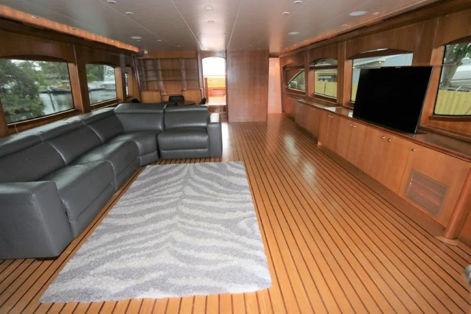 Hatteras 80