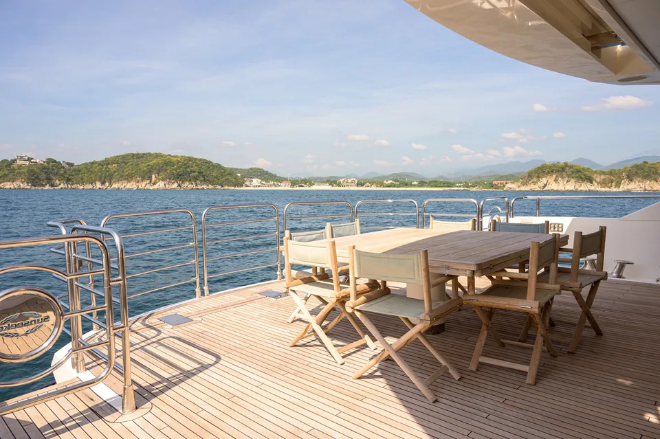 Sunseeker Sport Yacht
