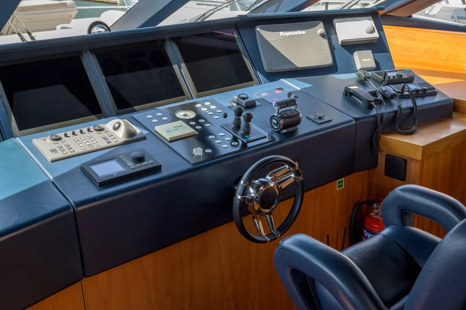 Sunseeker Sport Yacht