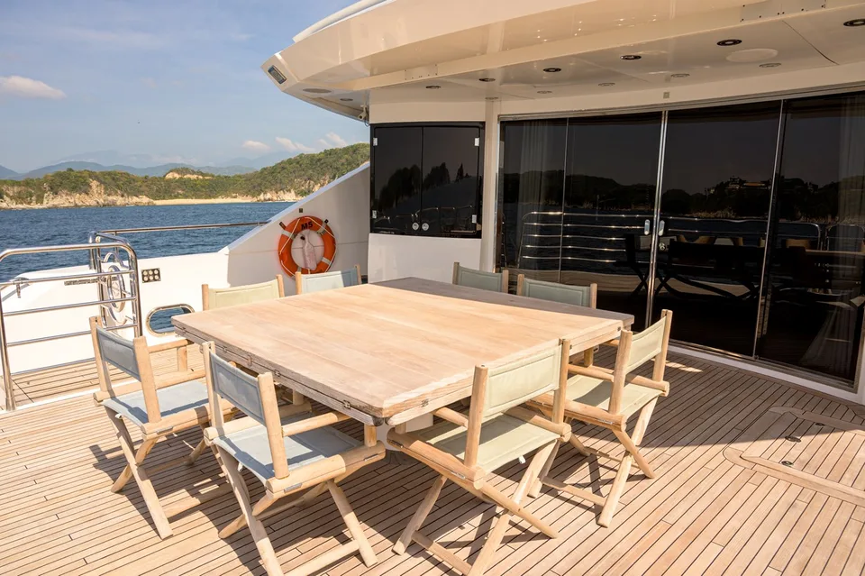 Sunseeker Sport Yacht